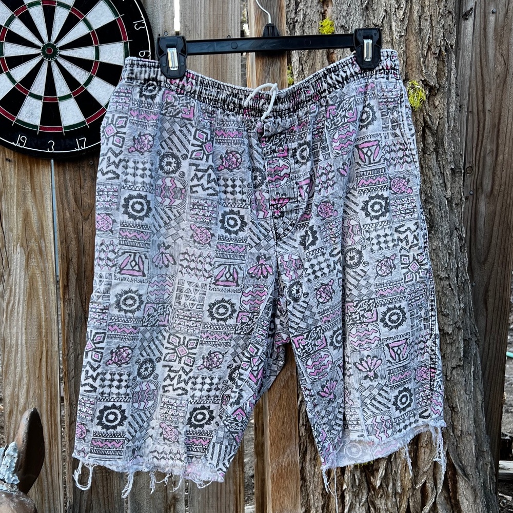 80’s Vintage Sostanza Funky Pattern Draw String Frayed Shorts.